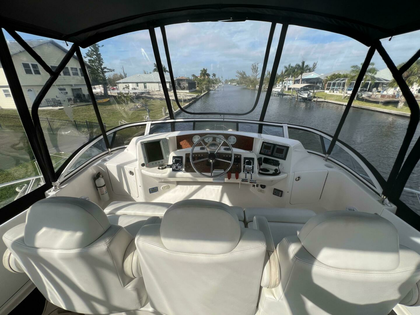 2002 Silverton 39 Motor Yacht - Image 4