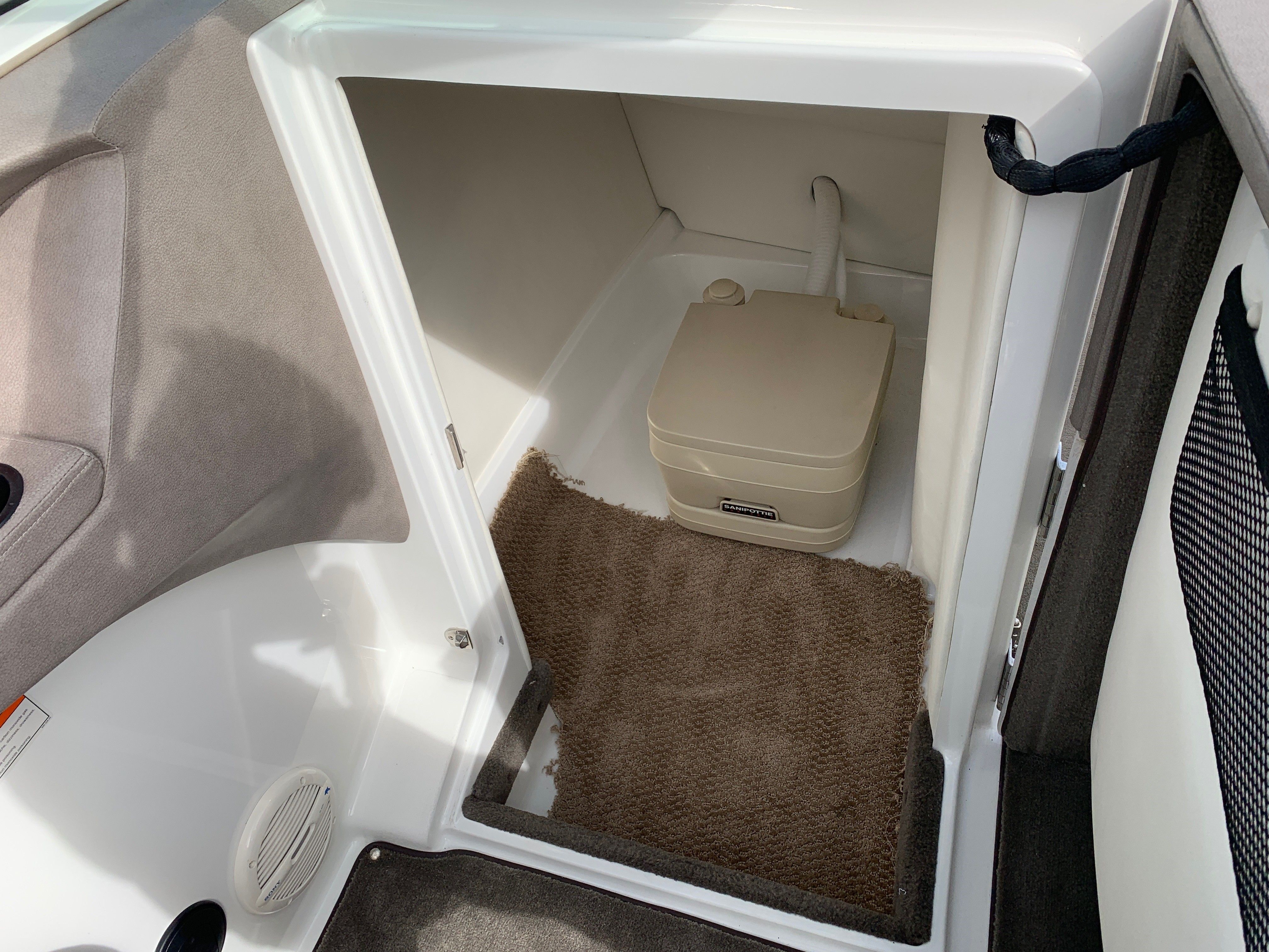 2004 Cobalt 262 - 11