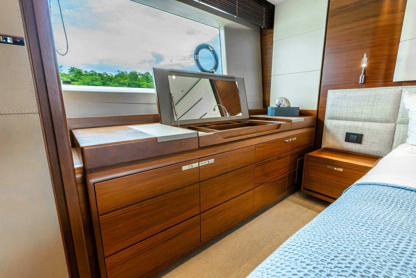 2018 Princess Yachts — - Image 46