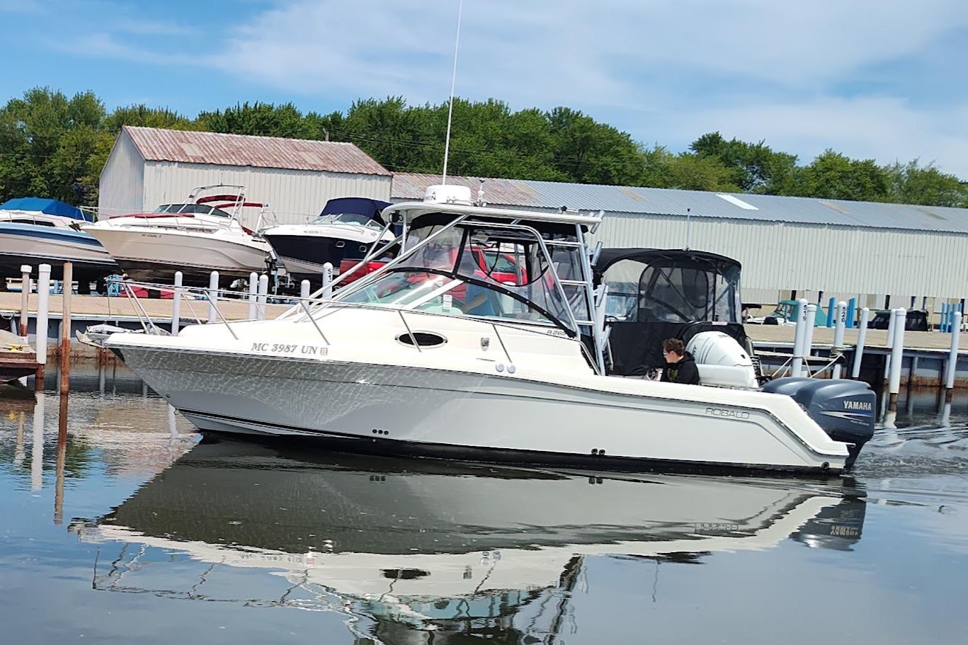 2005 Robalo R265 Walkaround
