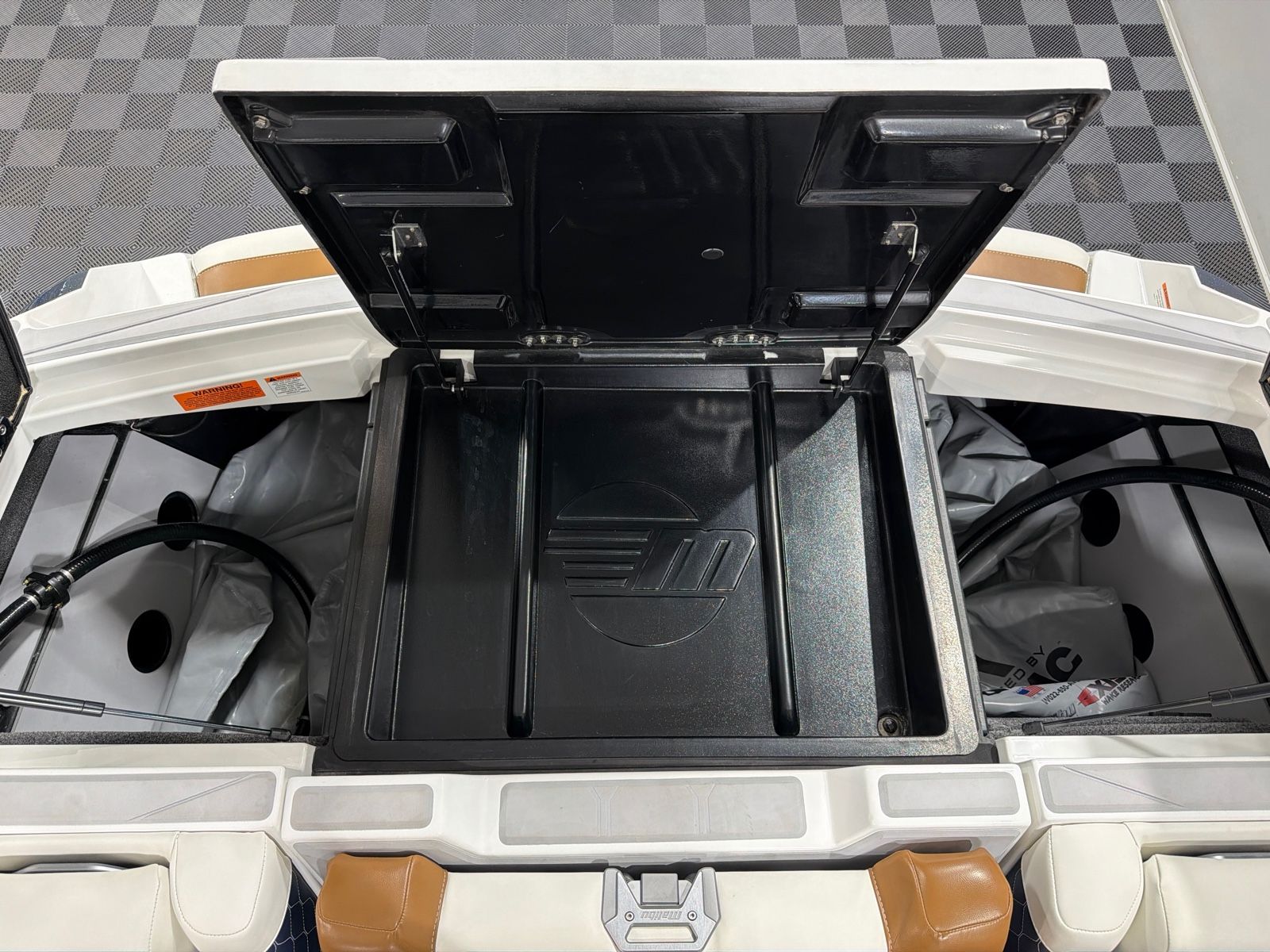 2023 Malibu M220 - 21