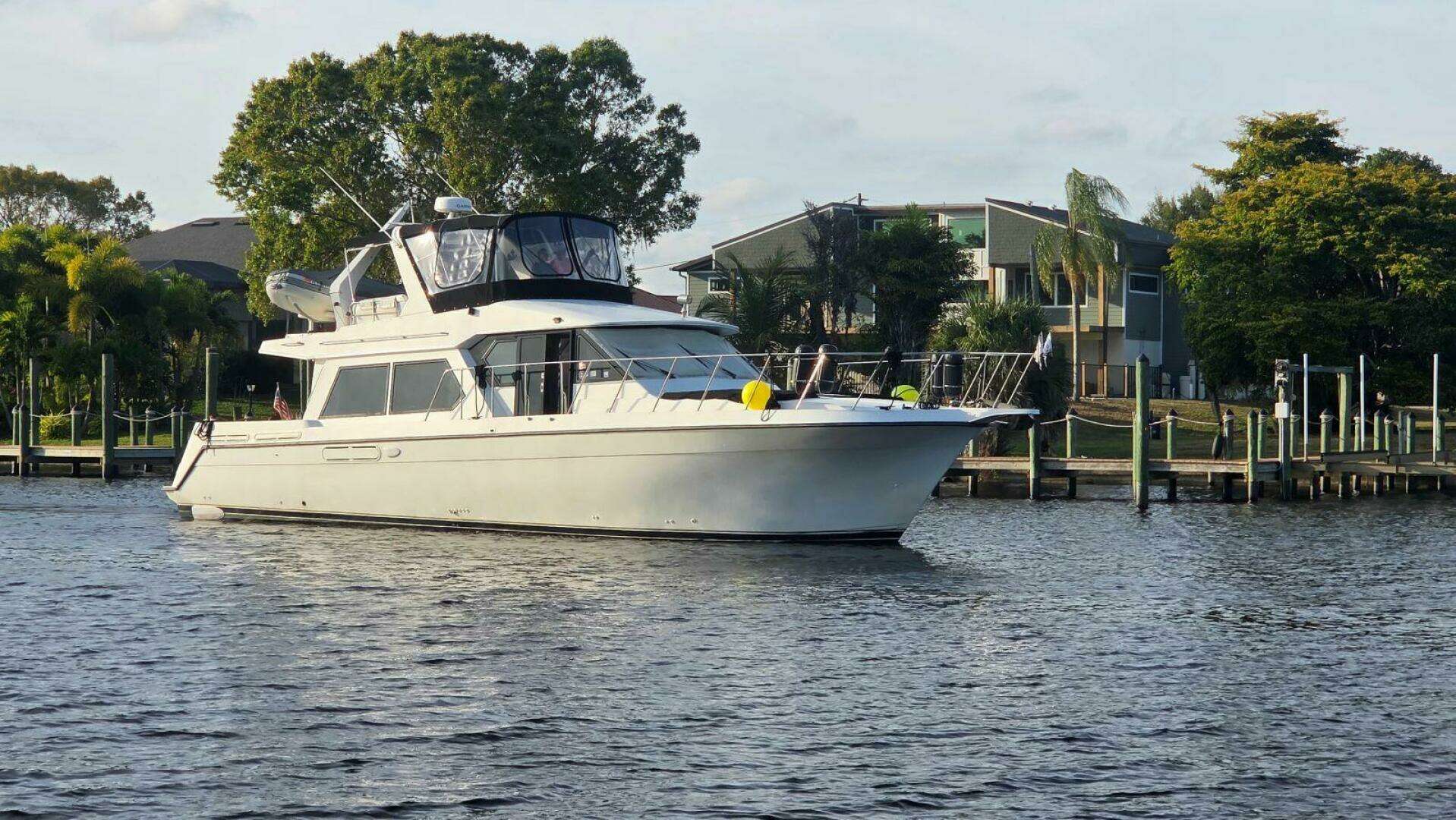 1998 Navigator 5300 - Image 2