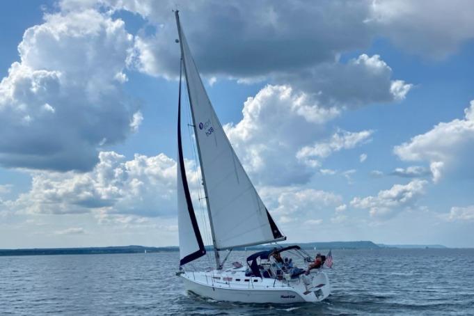2005 Hunter 38