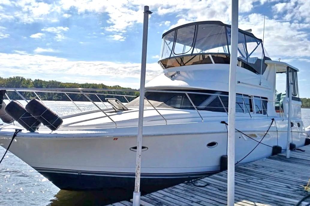 2000 Silverton 422 Motor Yacht