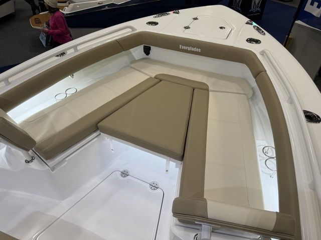 2026 Everglades 253 Center Console - 26