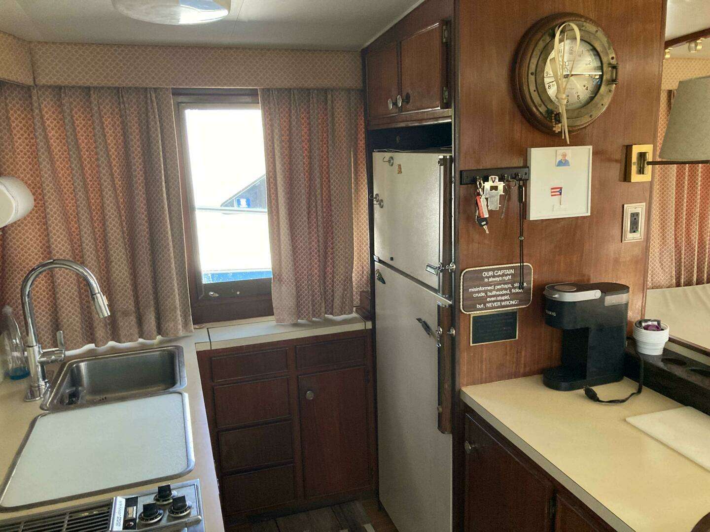 1985 Hatteras Sport Fish - Image 26