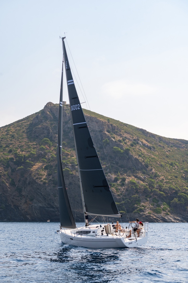 2026 J Boats J/36 - Image 9