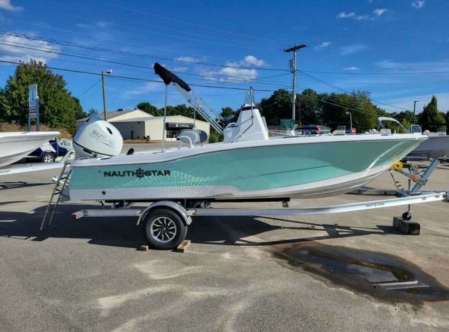 2025 NauticStar 191 Hybrid - Image 4