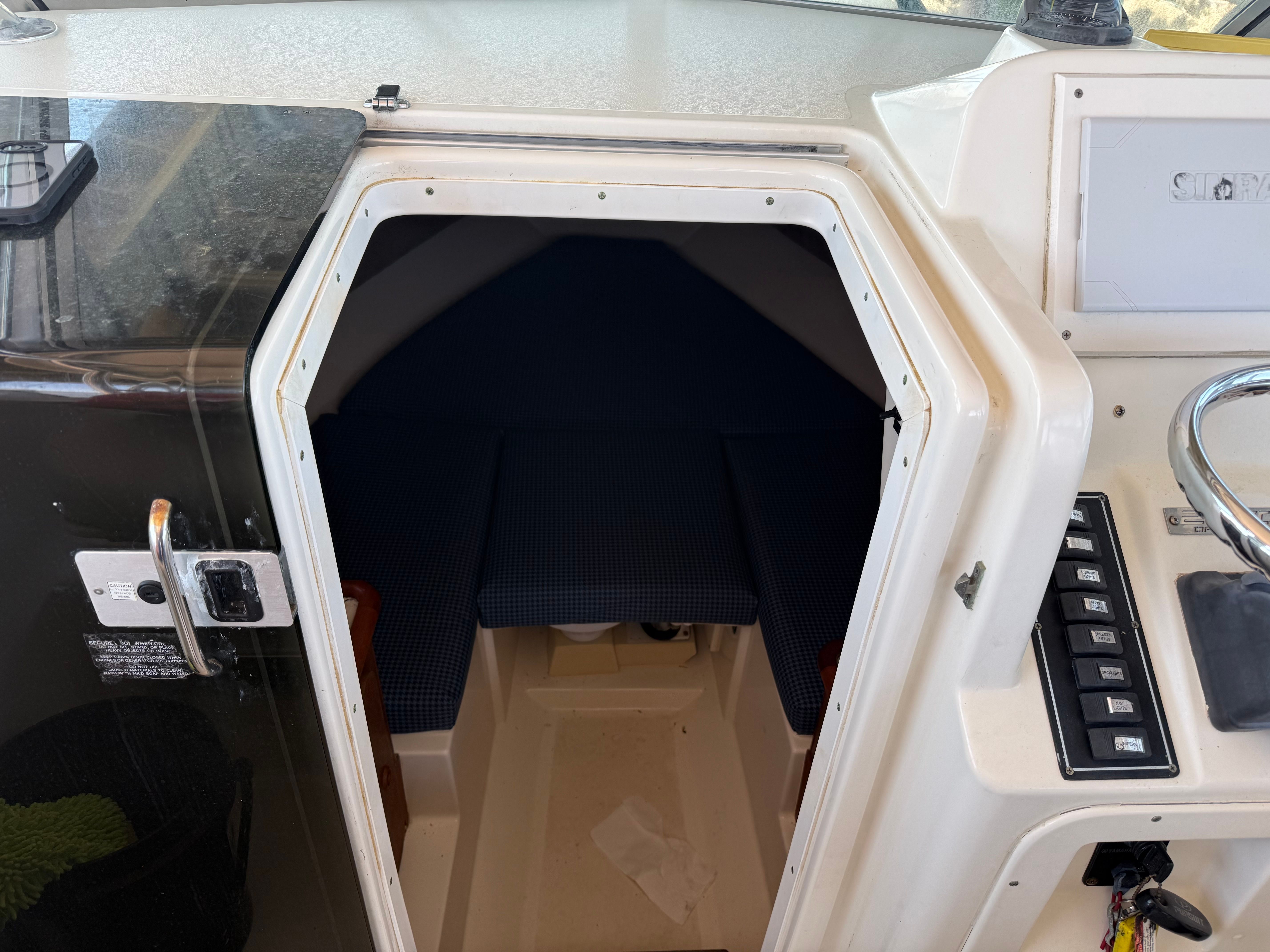 2005 Pursuit 2570 Offshore - 40