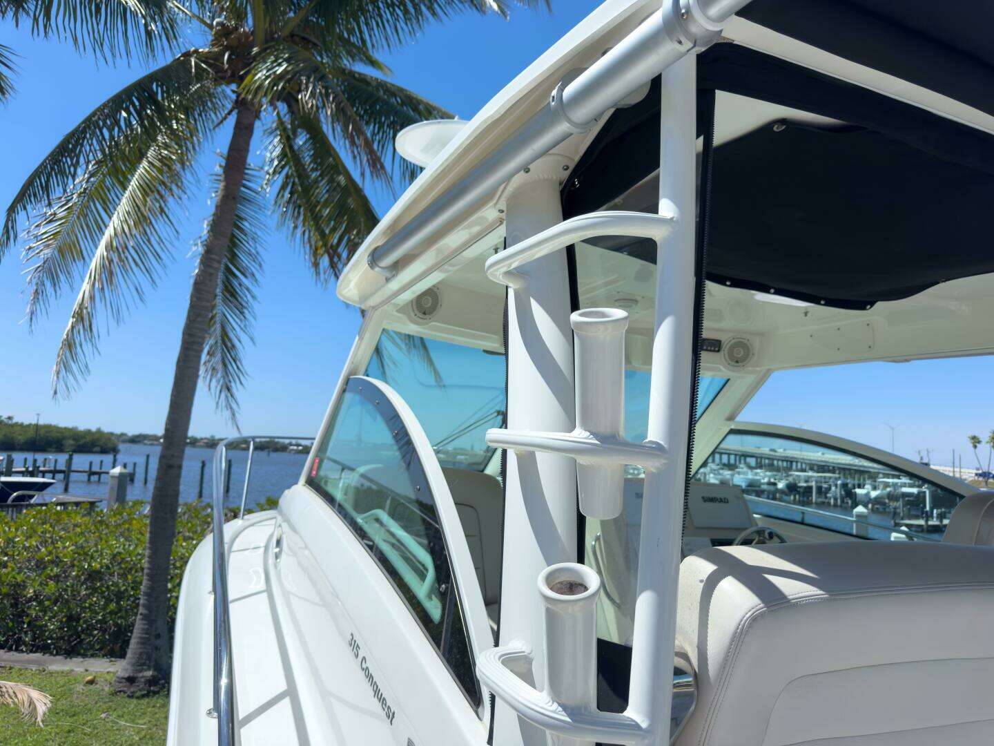 2018 Boston Whaler 315 Conquest - Image 31