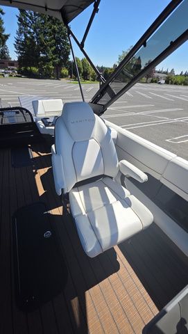 2025 Manitou 26' Explore 6' Max Deck With Dual 150hp Motors - 96