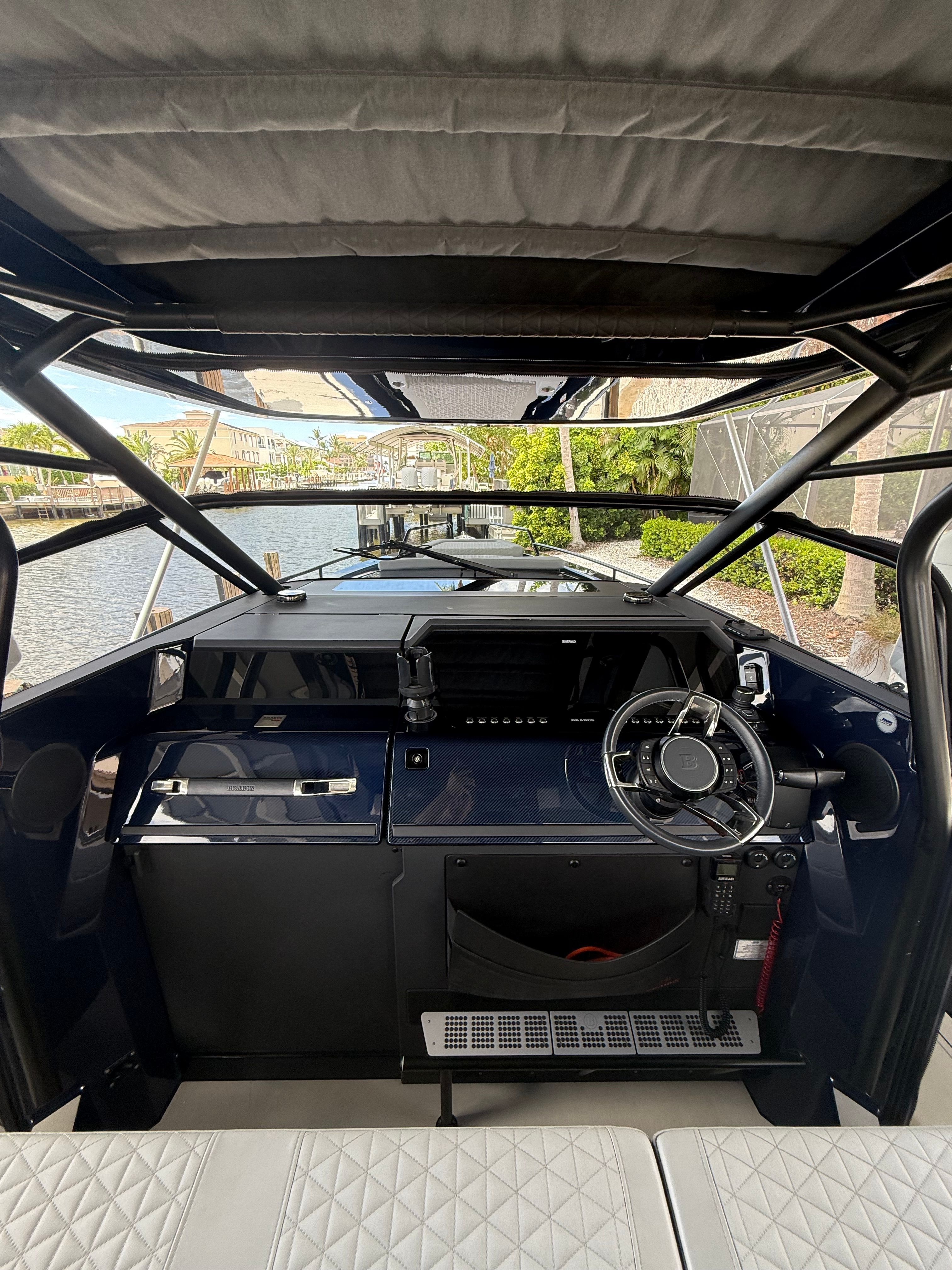 2023 Axopar Brabus Shadow 900 Sun-Top - 12