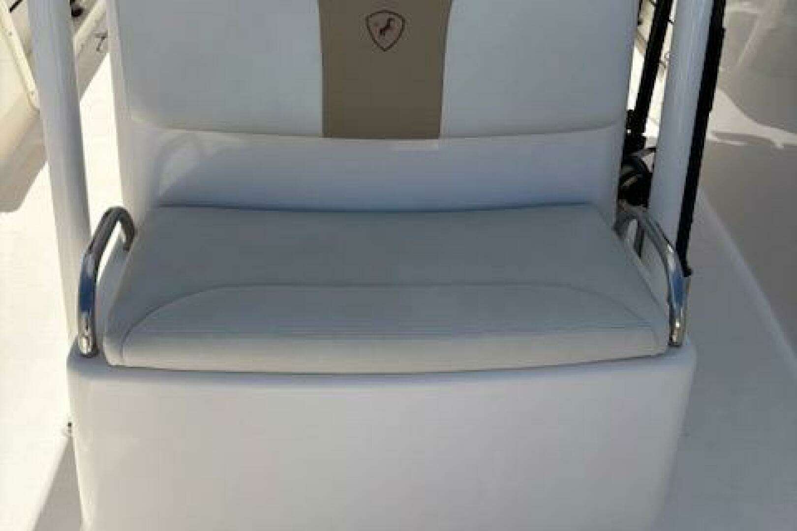 2018 Century 2600 Center Console - Image 31