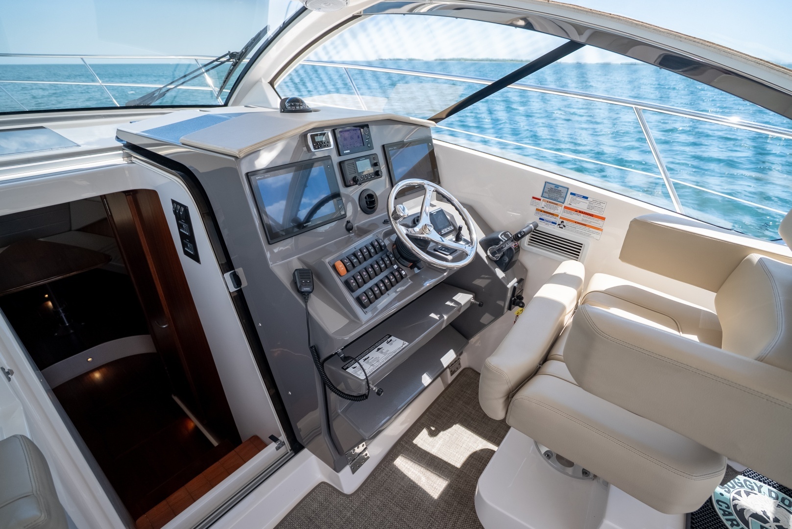2015 Pursuit 365i SC - Image 20
