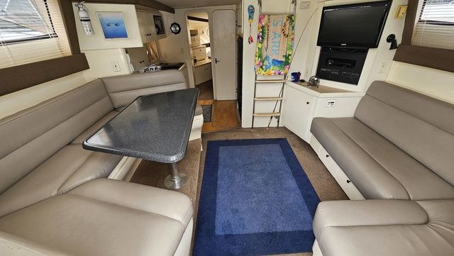 1999 Carver 350 Mariner - 15