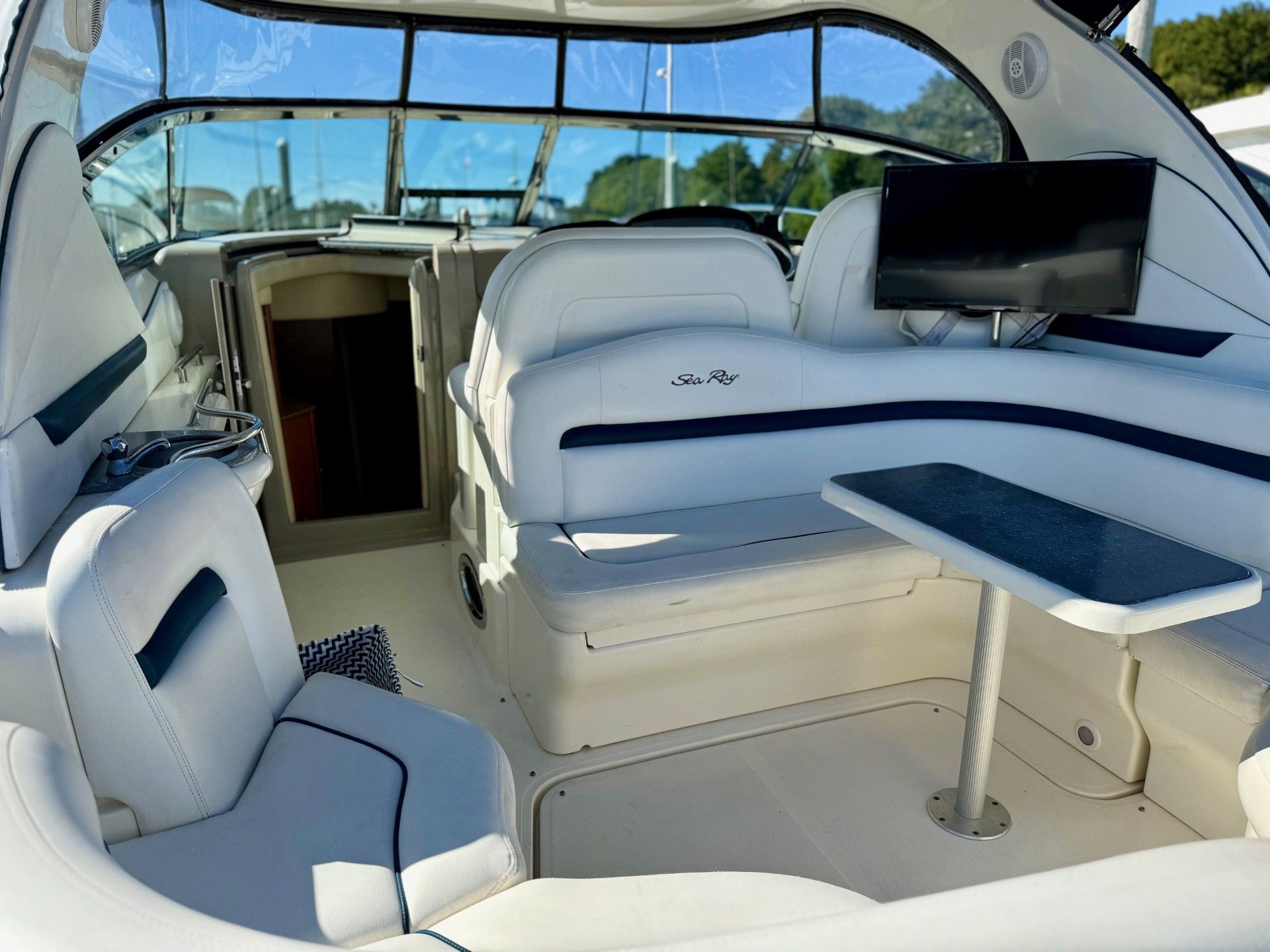 2006 Sea Ray 38 Sundancer - 16