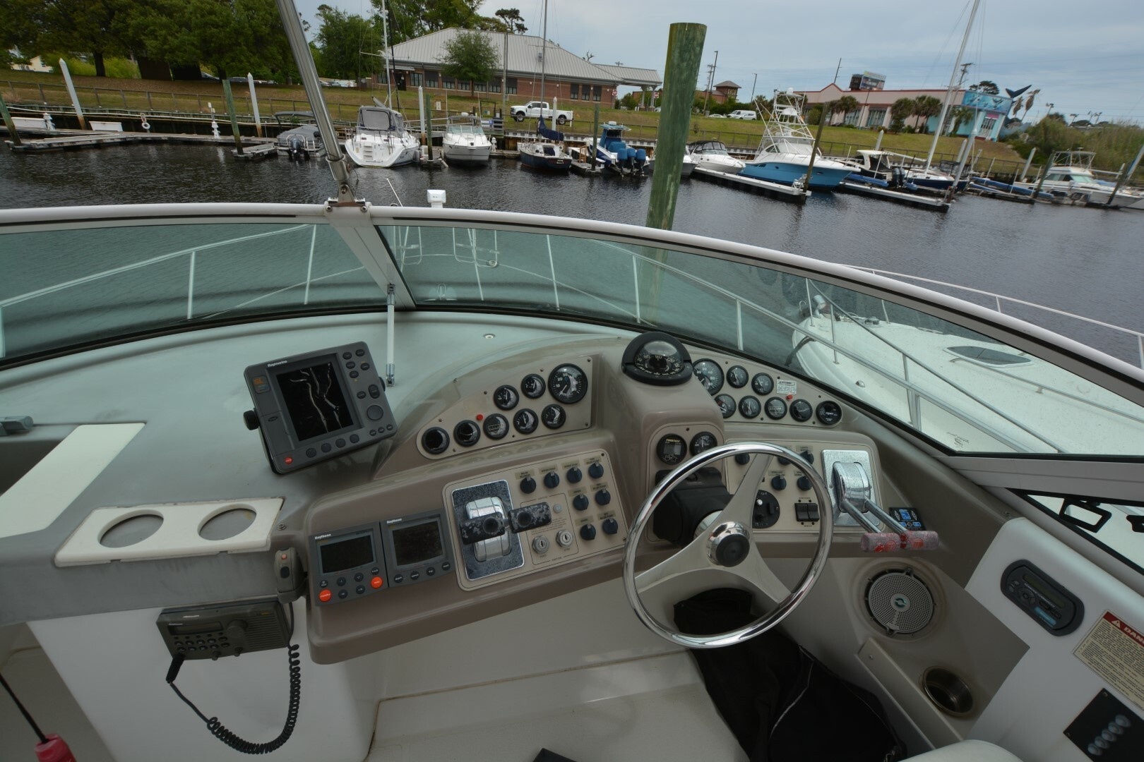 2000 Carver 350 Mariner - Image 7