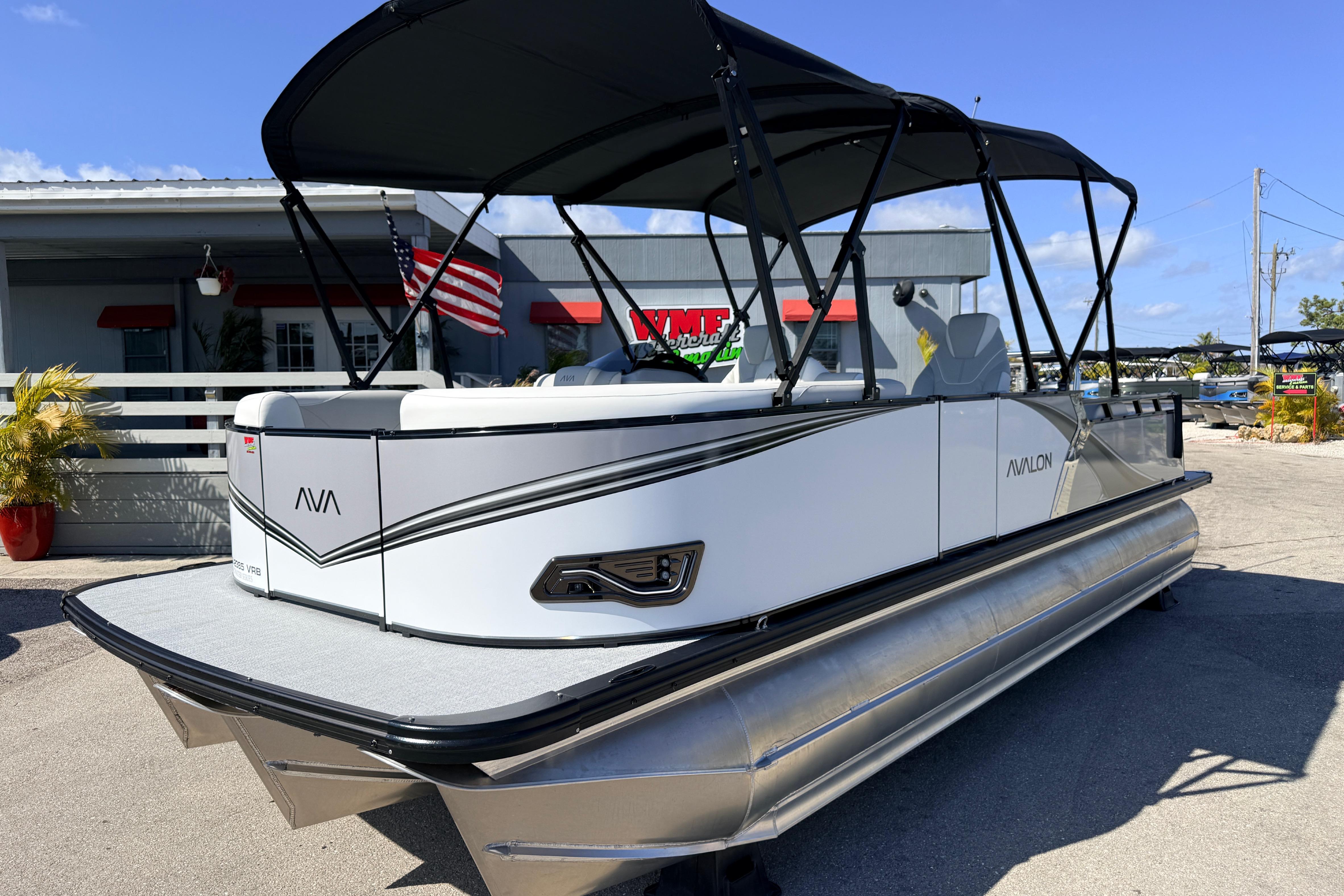 2026 Avalon 2385 LSZ Versatile Rear Bench, Tri Toon High Performance