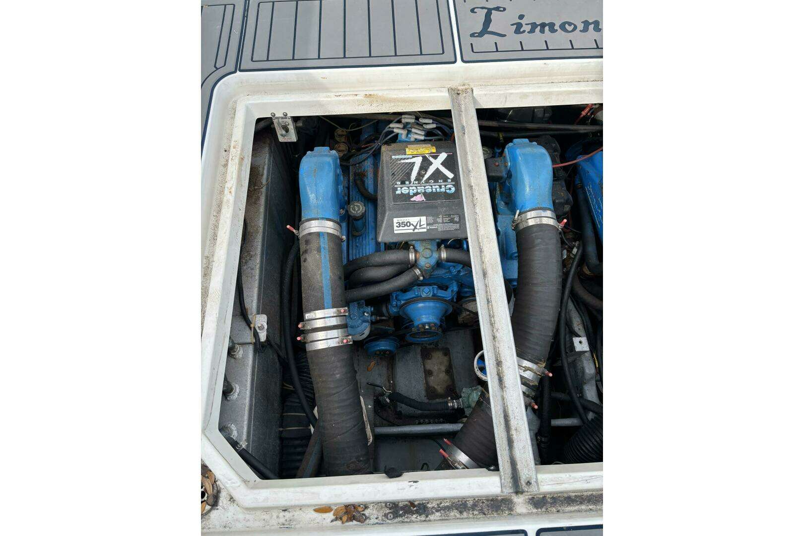 1996 Carver 320 Voyager - Image 54