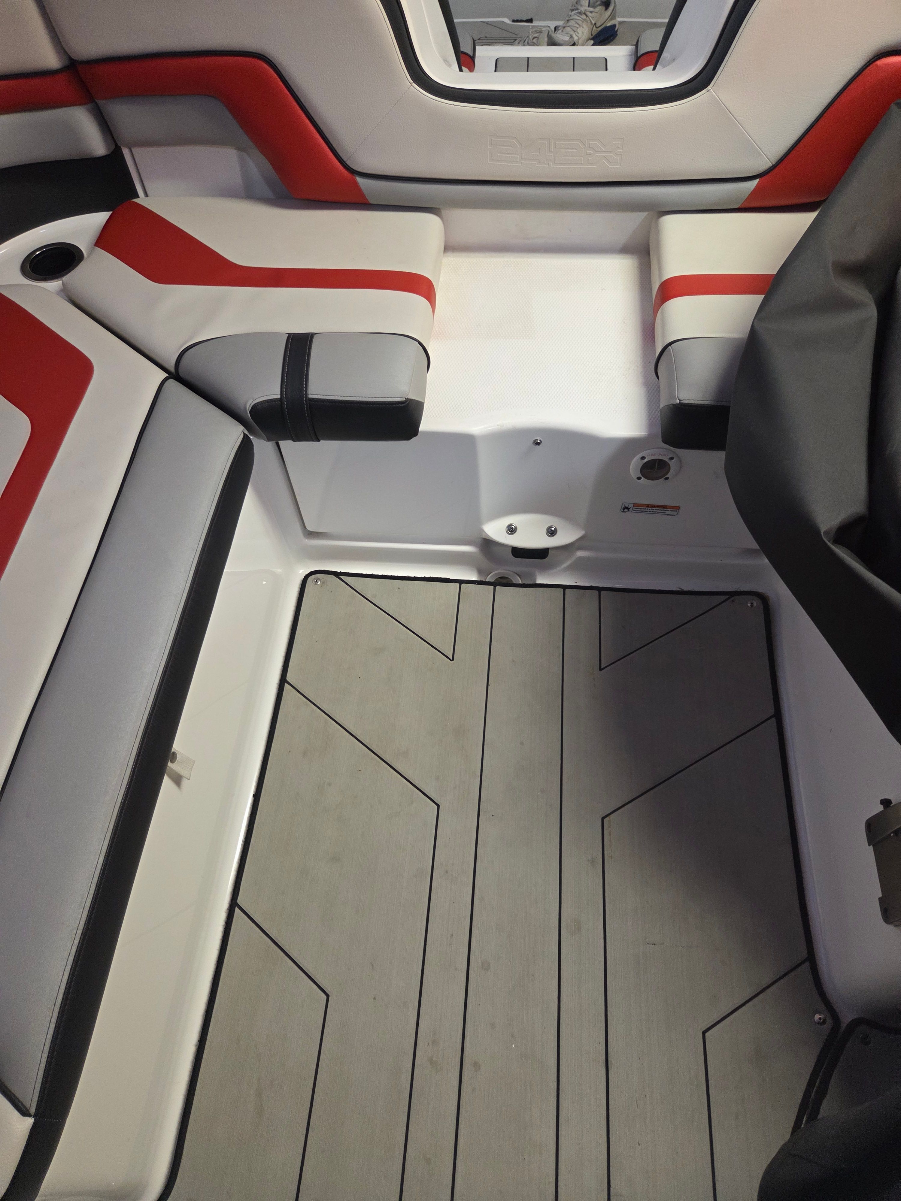 2020 Yamaha Boats 242X - 11