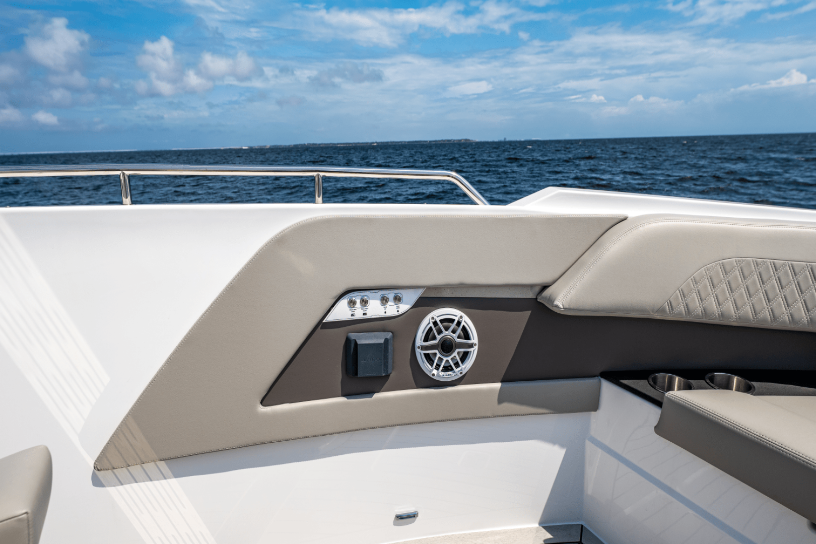 2025 Cruisers Yachts 50 GLS - Image 60