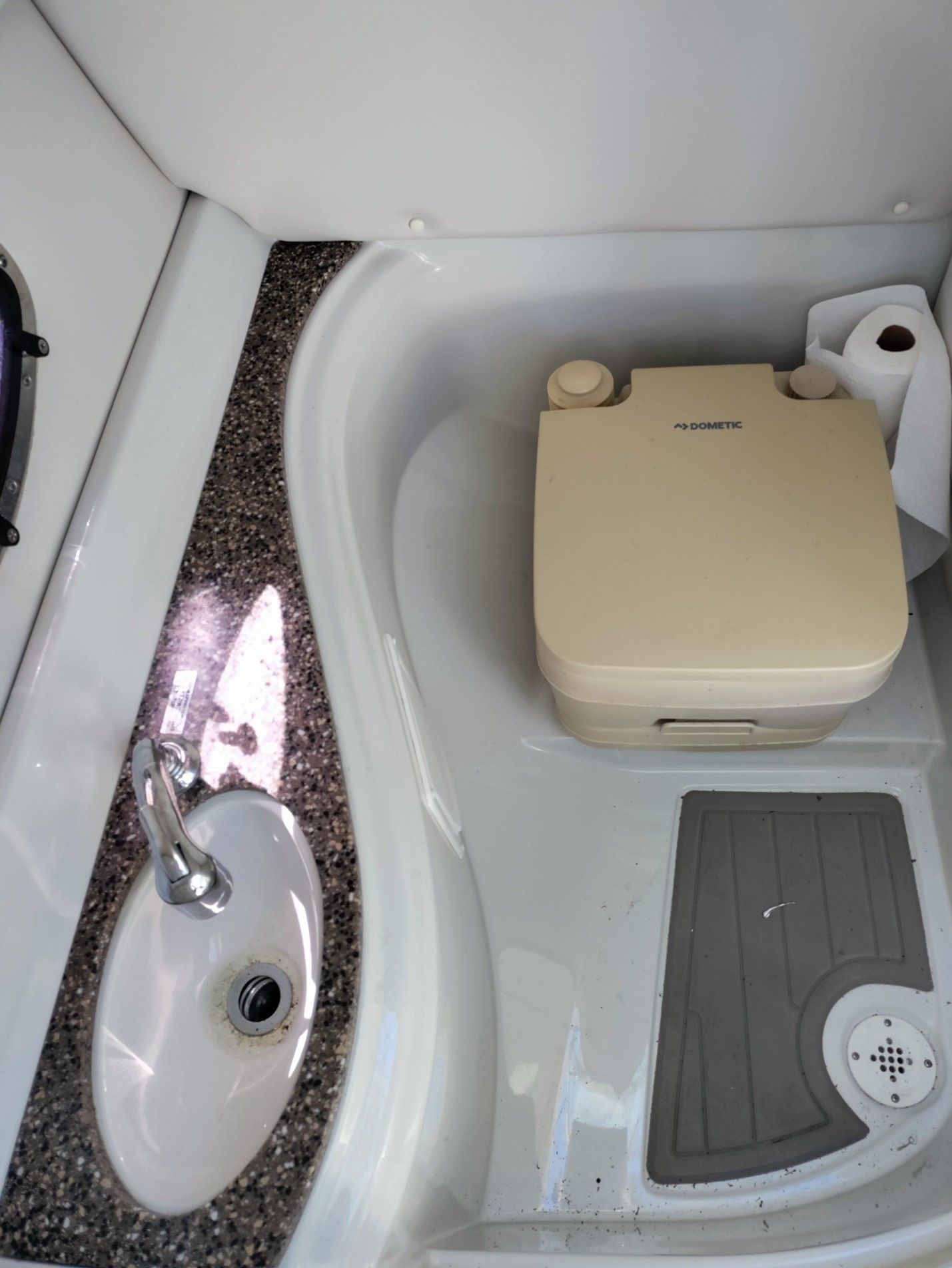 2018 Crownline Eclipse E23 XS - 34