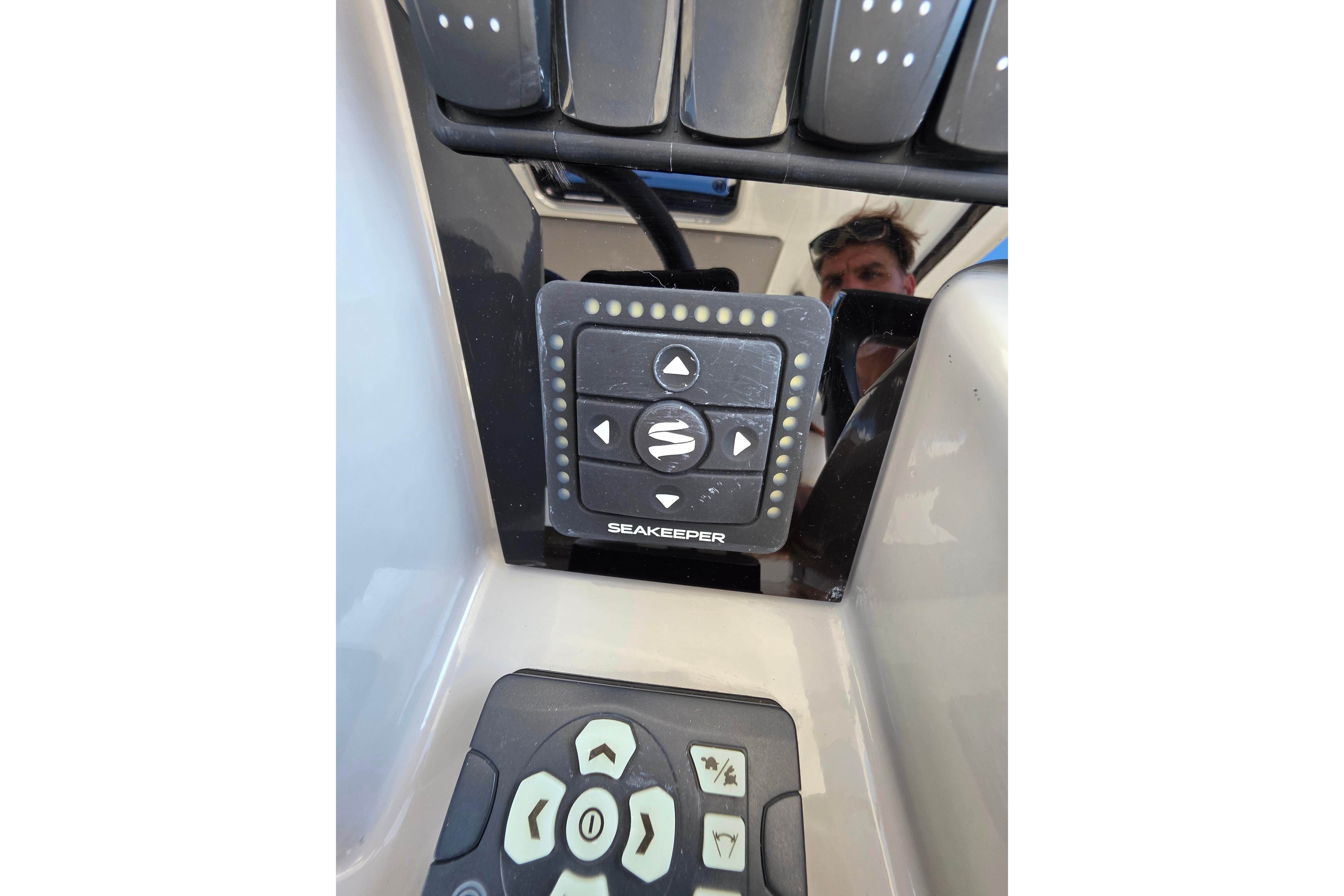 Control panel of a 2021 Jeanneau Leader 10.5 WA boat with Seakeeper system.