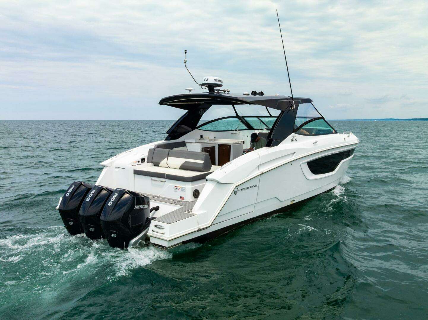 2021 Cruisers Yachts — - Image 16