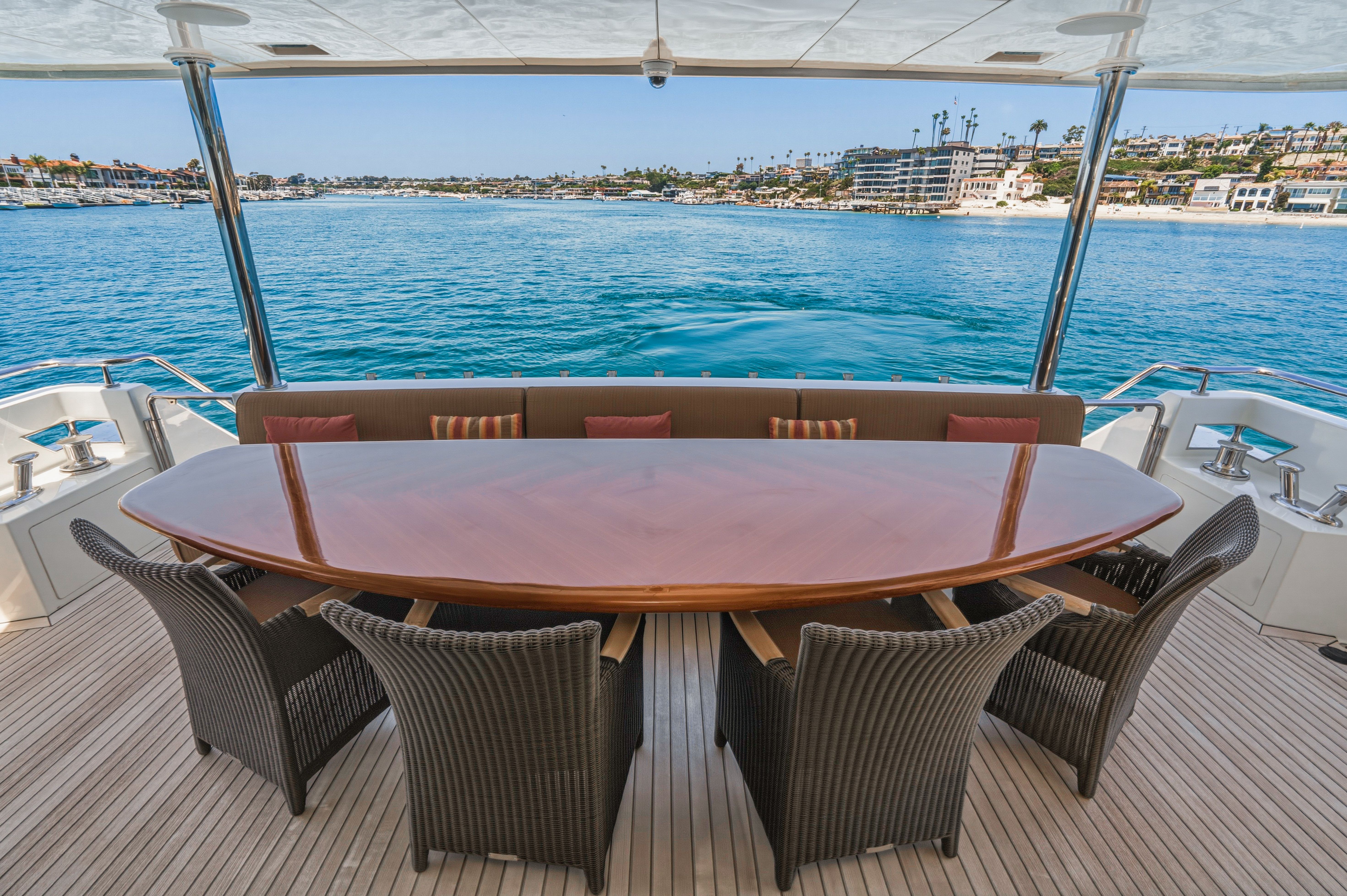 2015 Ocean Alexander 90 Skylounge Motoryacht - 26