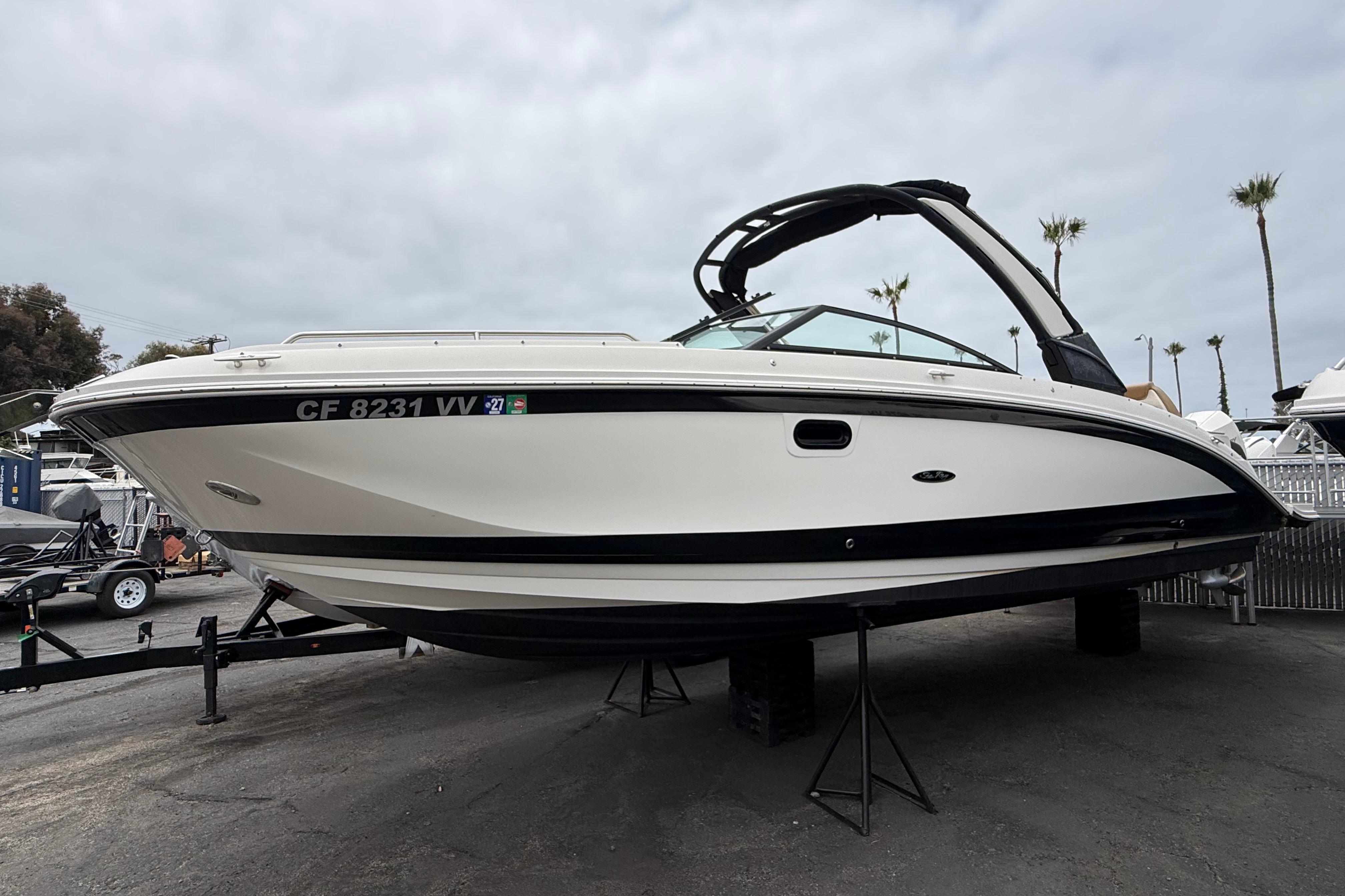 2022 Sea Ray SDX 290 Outboard