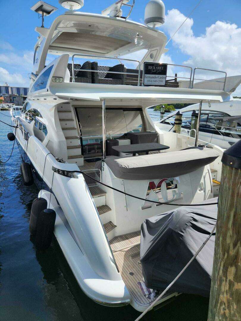 2014 Azimut Flybridge - Image 8