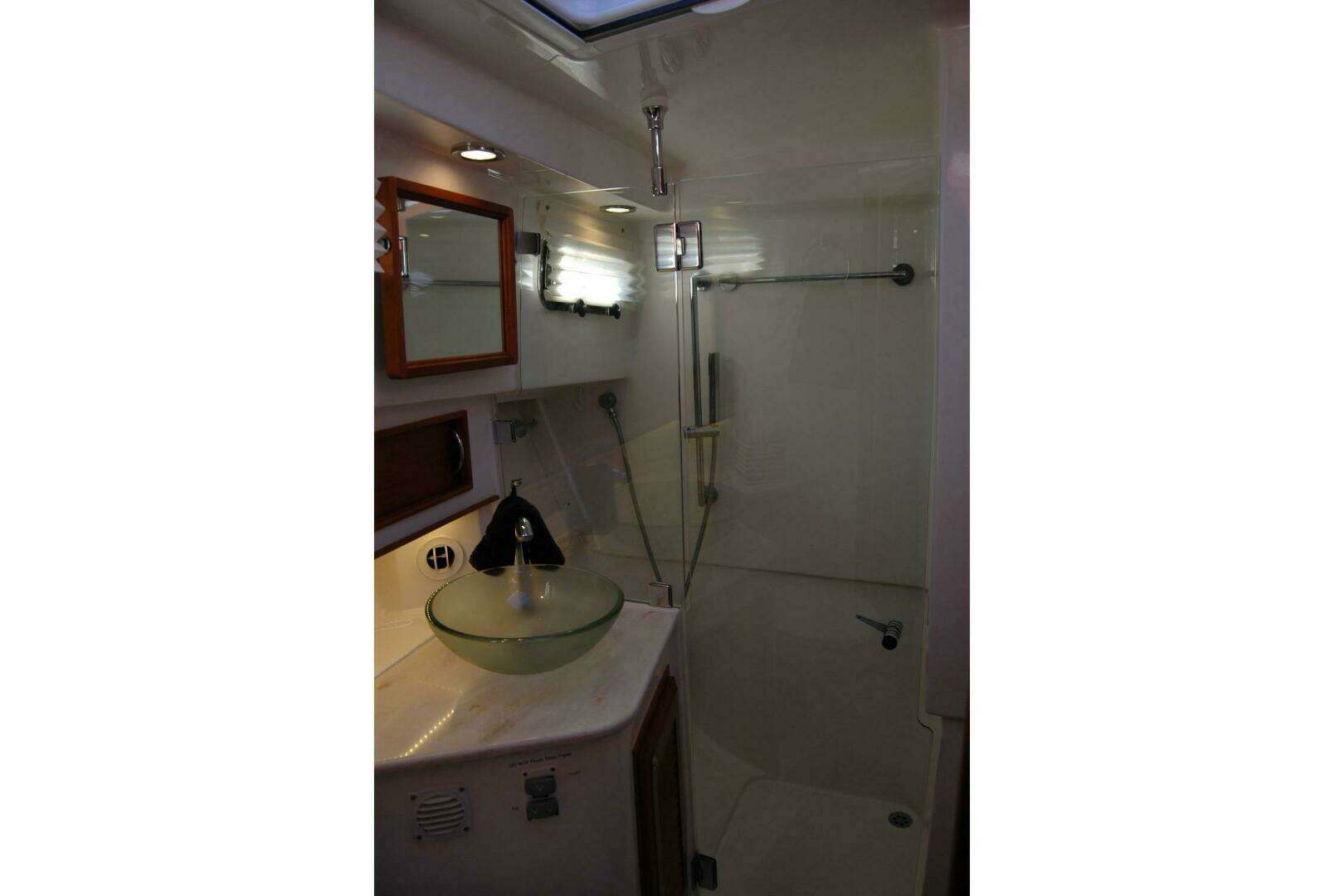 2019 Sabre 38 Salon Express - Image 102