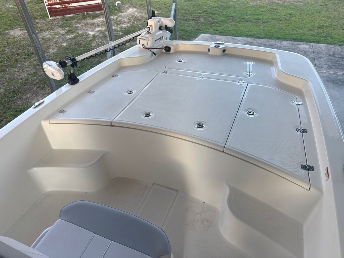 2024 Mako Pro Skiff 19 CC - 9