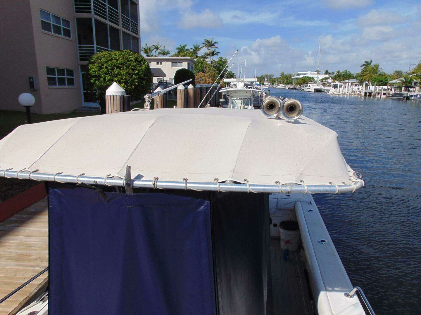 2001 Boston Whaler 26 Outrage - Image 13