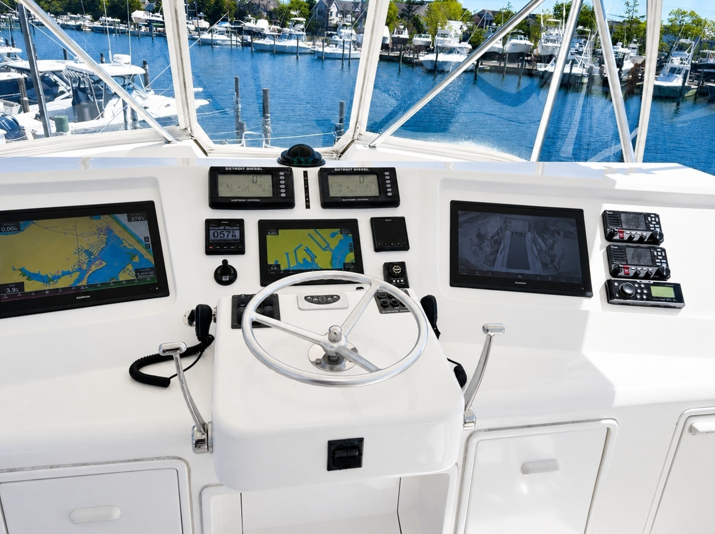 2004 Ocean Yachts 50 Convertible - Image 7