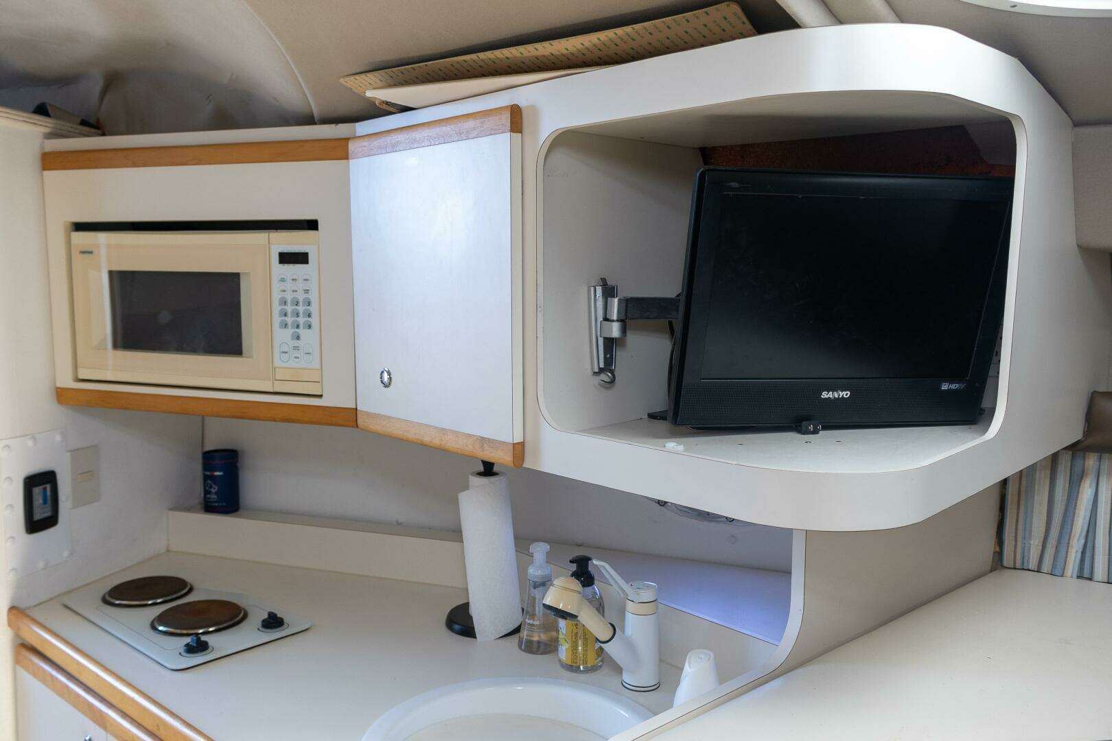 1995 Cruisers ESPRIT 3570 - Image 26