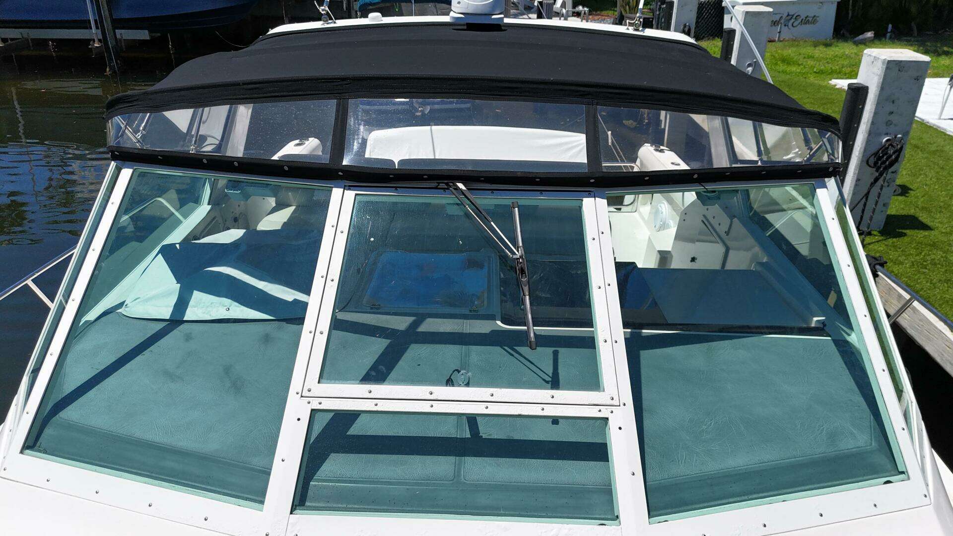 1998 Tiara Yachts 3500 Express - Image 15