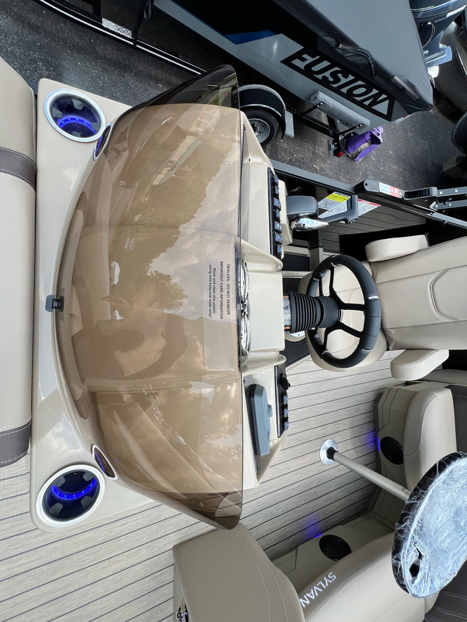 2026 Sylvan Mirage 8520 Cruise - 36