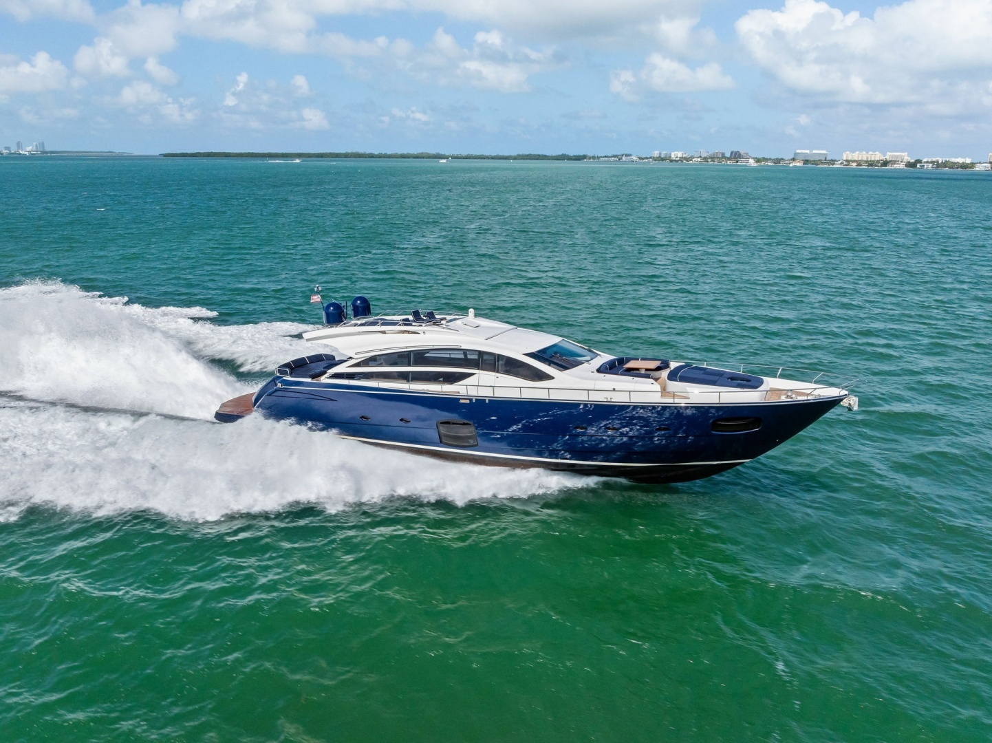 2013 Pershing 82 - Image 13
