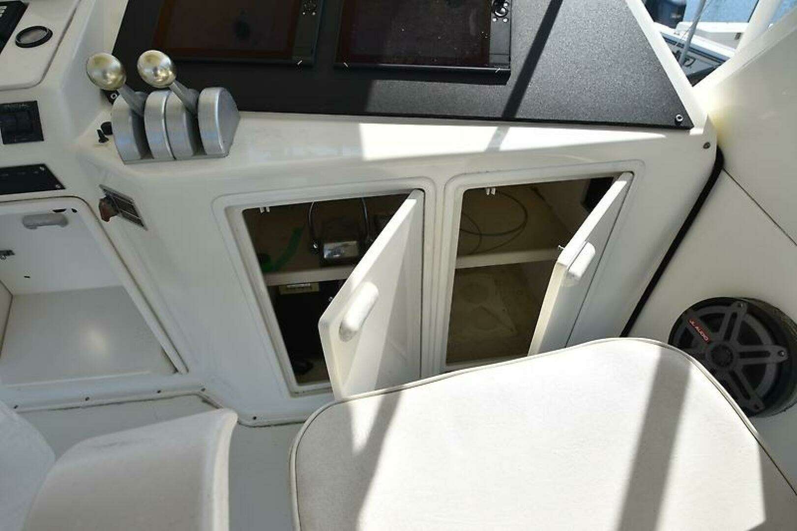 1997 Ocean 48 Convertible - Image 58
