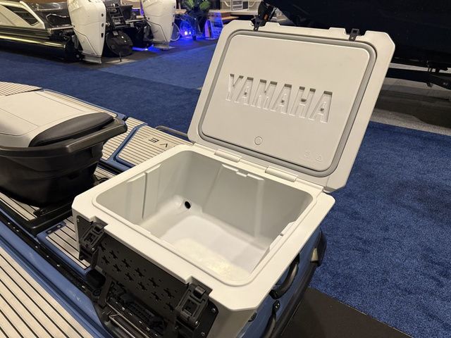 2026 Yamaha WaveRunner Crosswave® - 8