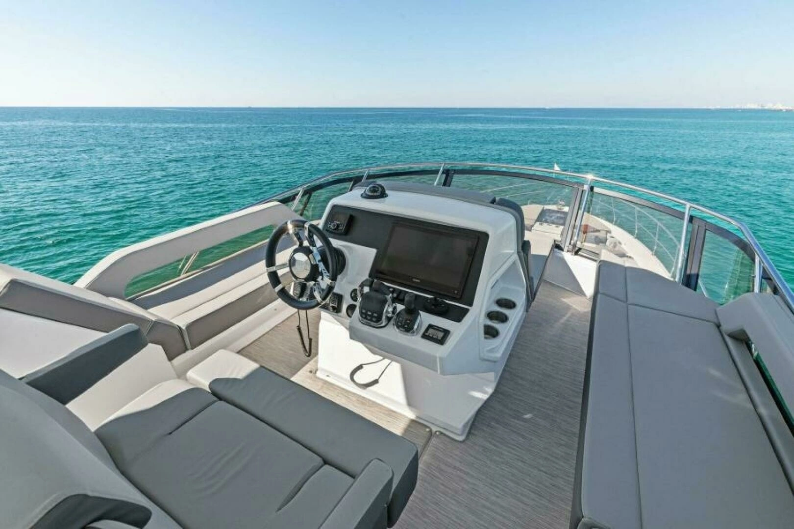 2023 Cruisers Yachts 60 Cantius Fly - Image 38