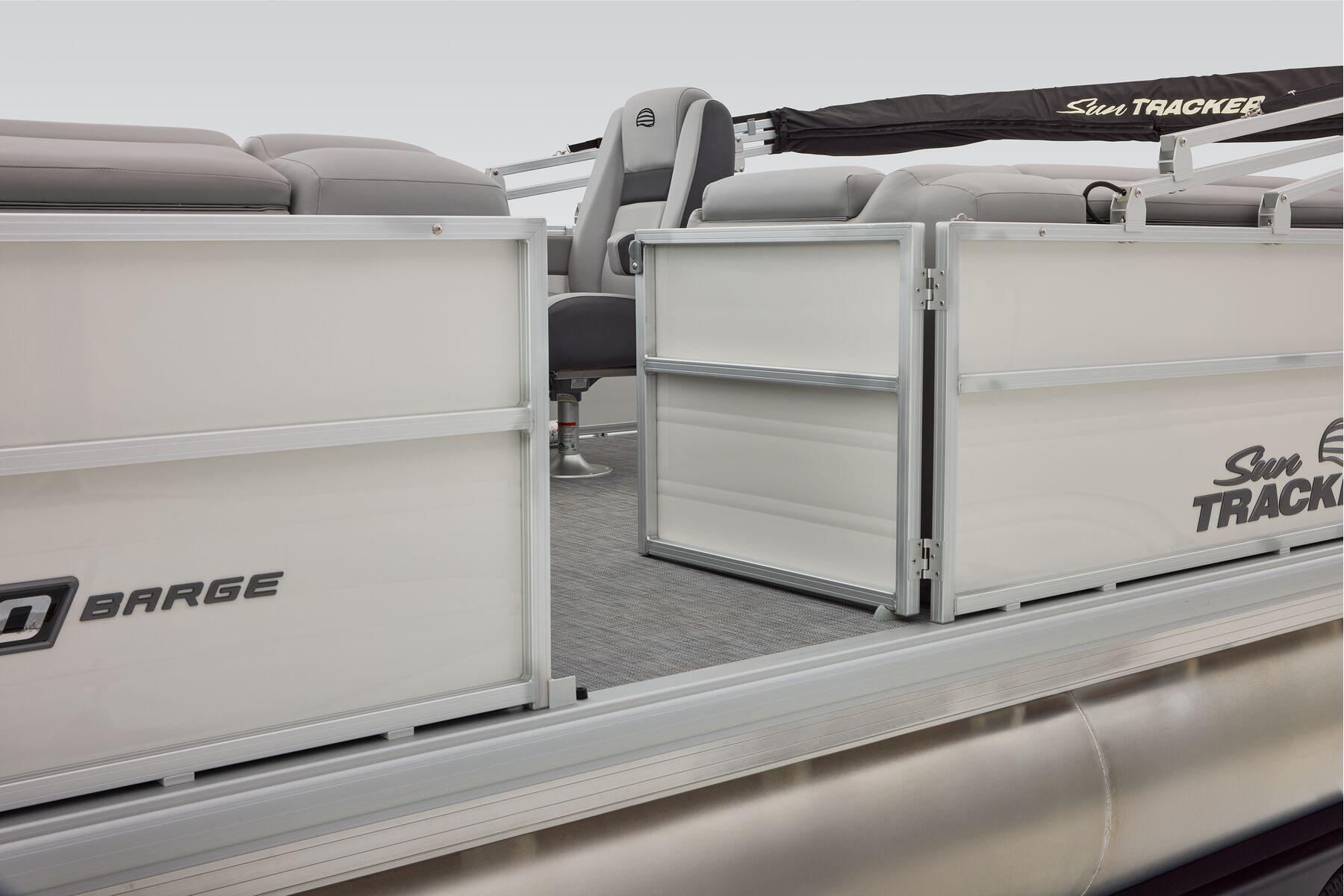 2026 Sun Tracker Party Barge 20 DLX - 33