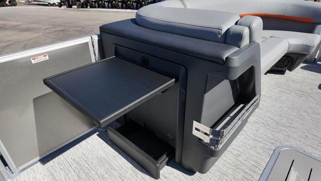 2025 Bennington M Quad Bench 24 MFB - 17
