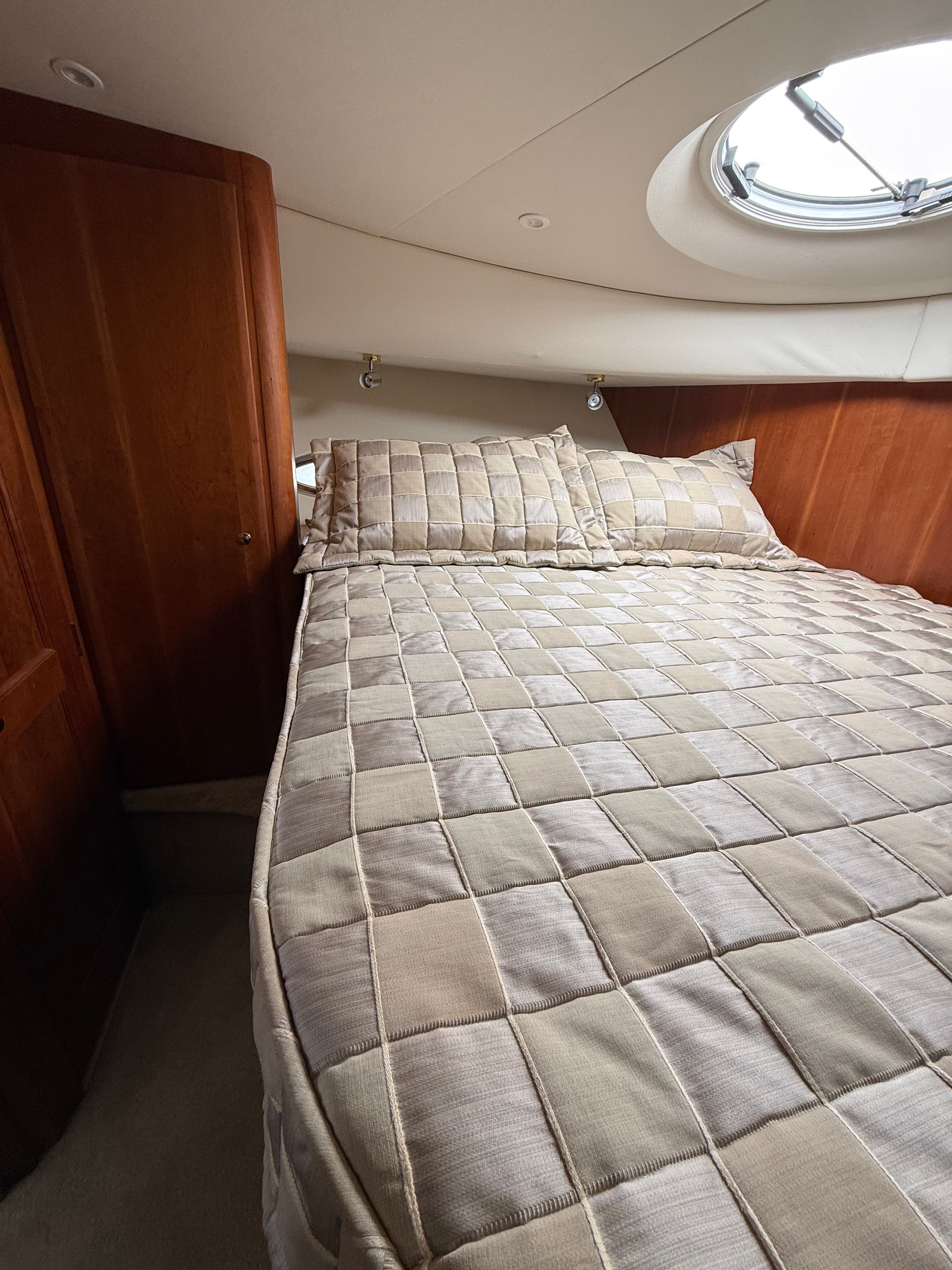 2002 Silverton 39 Motor Yacht - 38