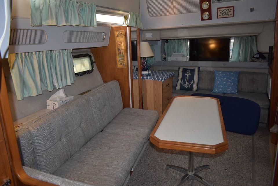 1989 Cruisers 3370 - 6