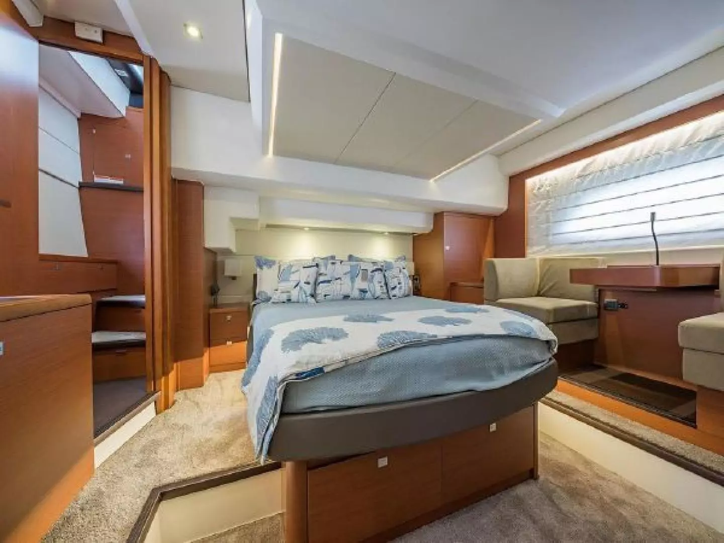 2015 Prestige 550 - Image 4