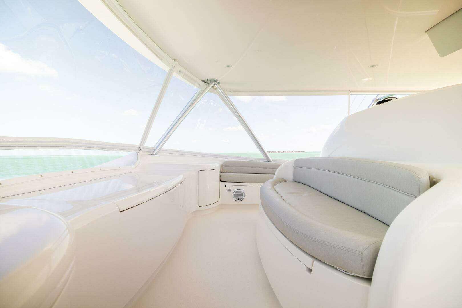 2011 Viking 70 Convertible - Image 40