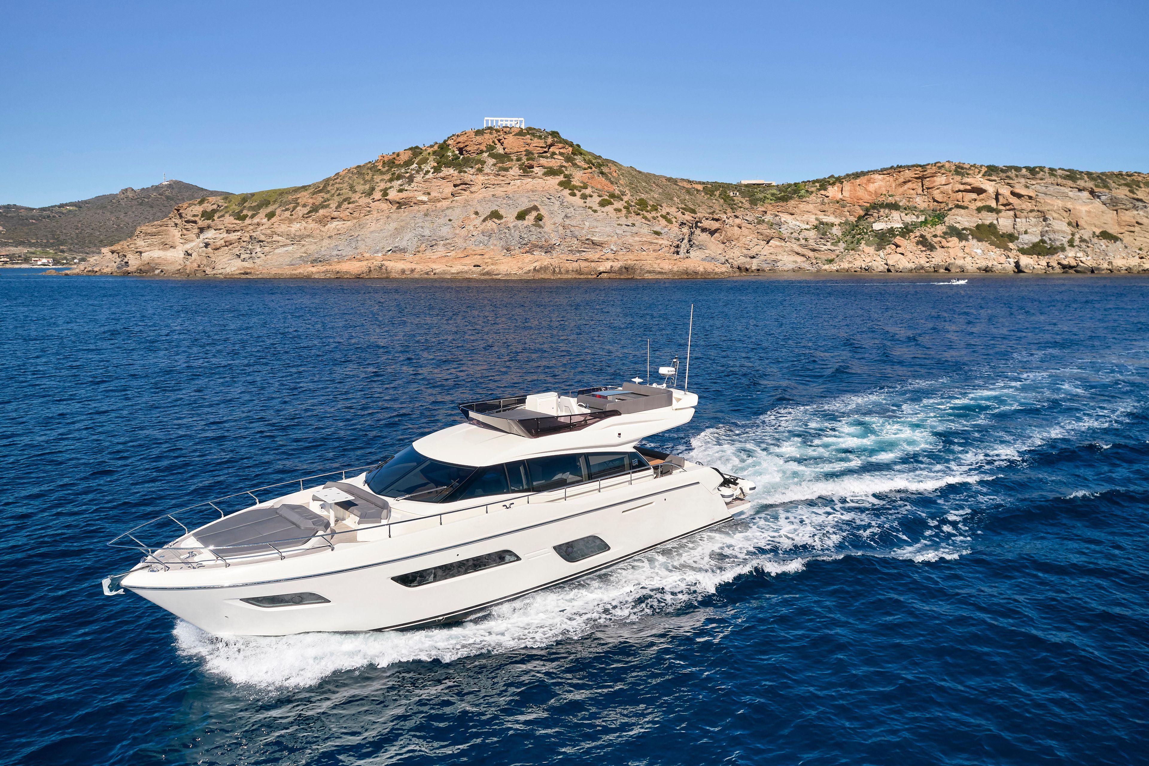 2022 Ferretti Yachts 550