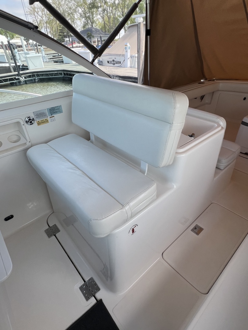 2000 Tiara Yachts 29 Coronet - Image 14